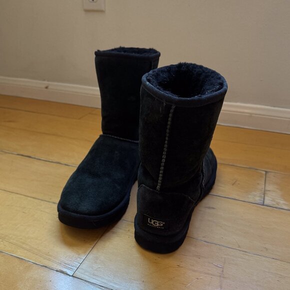 Black Women's Classic Short Uggs - Picture 1 of 5